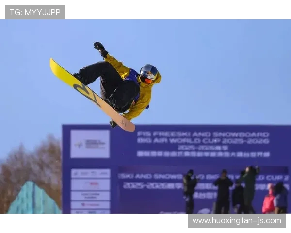 南京滑板队在攀岩联赛中以80分稳居榜首展现强劲实力 南京滑板队在攀岩联赛中以80分稳居榜首展现强劲实力