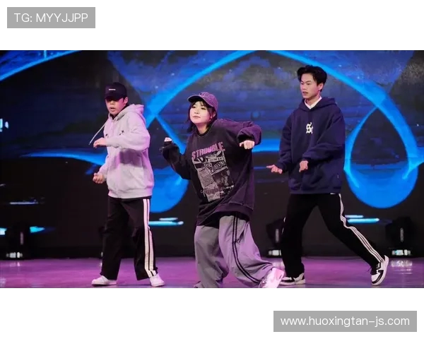 街舞战术解析:上海街舞队边路渗透与团队协作的完美结合