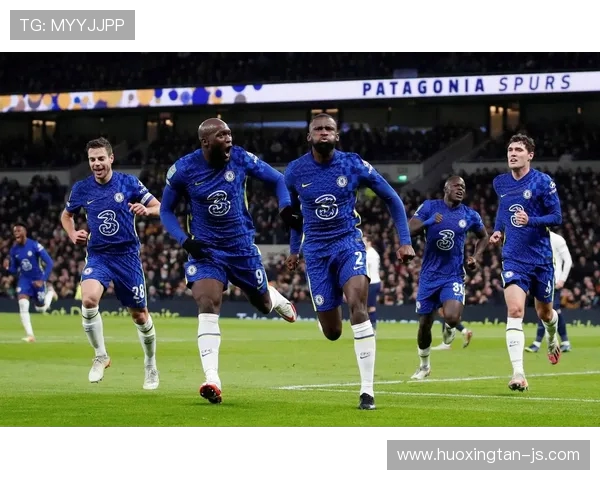 全球足球竞技风云变幻与各大联赛格局演进及未来发展新趋势解析篇 全球足球竞技风云变幻与各大联赛格局演进及未来发展新趋势解析篇