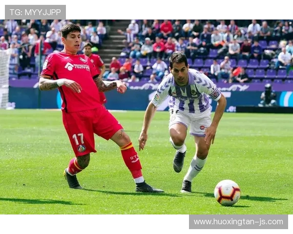 墨美洲与韦拉的精彩对决揭示足球战术与团队合作的完美结合