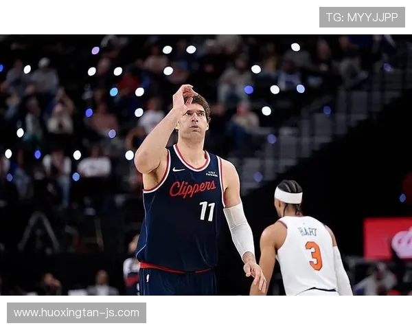 布鲁克洛佩斯：从篮下巨人到NBA全能战士的华丽转身